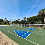 Pelican Walk 703