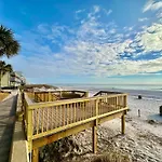 Pelican Walk 703